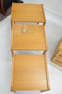 Lot 662 - Suite of Hulsta light oak modular furniture