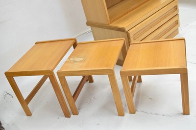 Lot 662 - Suite of Hulsta light oak modular furniture