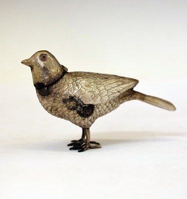 Lot Continental white-metal novelty pounce pot or pepperette in the form of a bird
