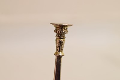 Lot Mid-17th century East Anglican silver Seal-top spoon