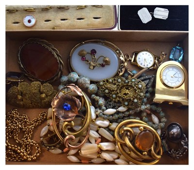 Lot 94 - Mixed quantity of vintage costume jewellery
