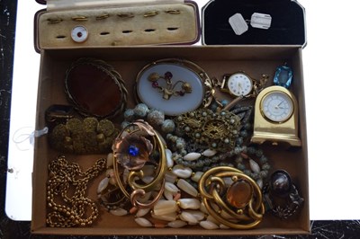Lot 94 - Mixed quantity of vintage costume jewellery