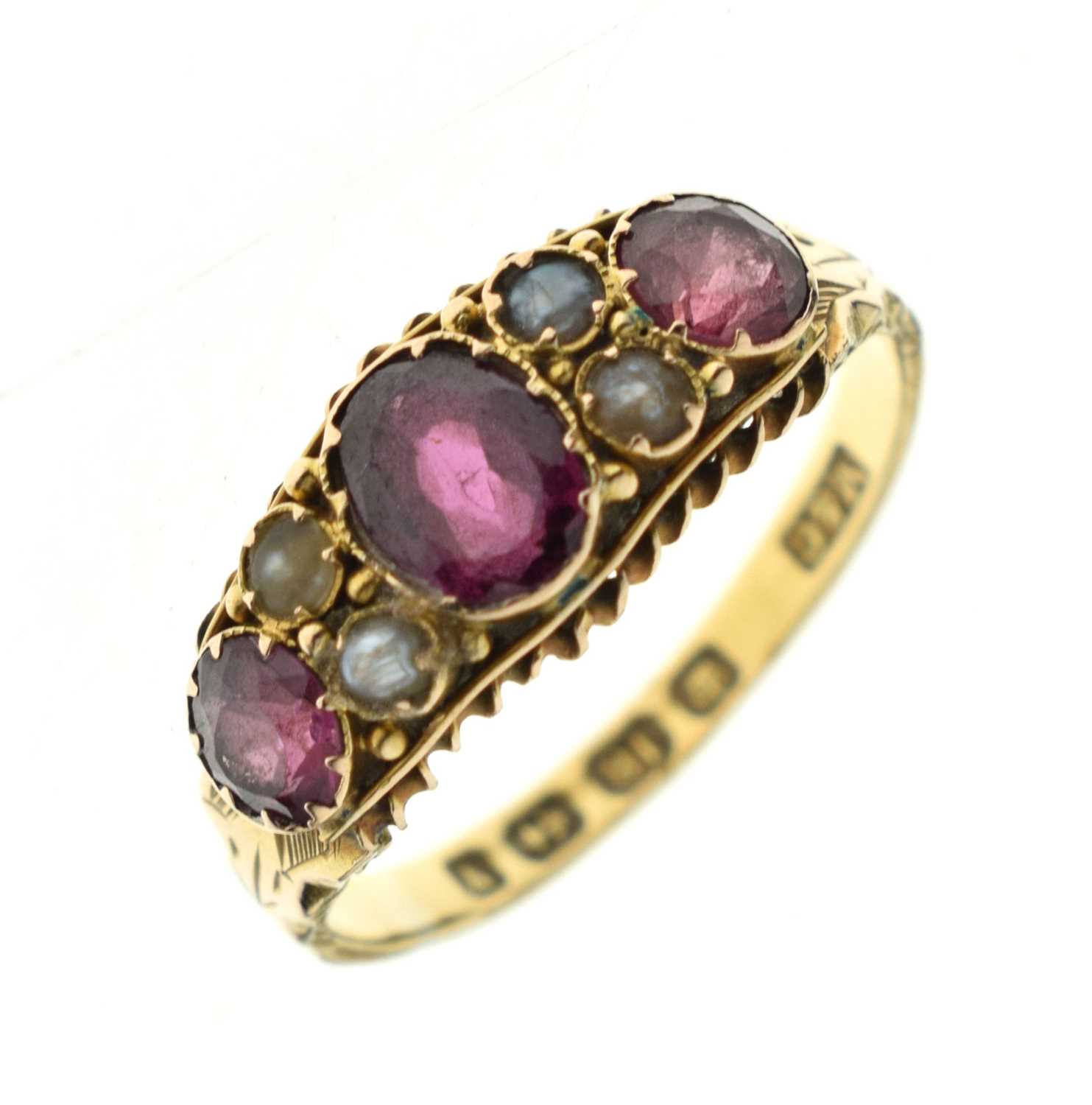 Lot 31 - Victorian garnet and pearl boat head 18ct gold ring