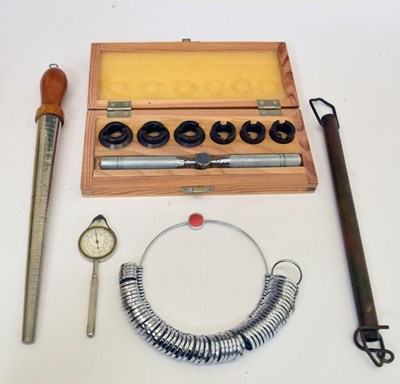 Lot 148 - Small group of assorted watch and jewellery equipment