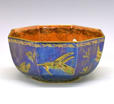 Lot 351 - Wedgwood lustre octagonal bowl, Z5294 Hummingbirds