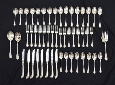 Lot 212 - Canteen of Wallace Sterling flatware