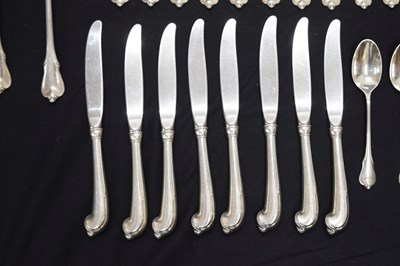 Lot 212 - Canteen of Wallace Sterling flatware