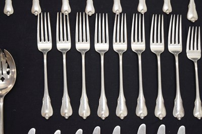 Lot 212 - Canteen of Wallace Sterling flatware