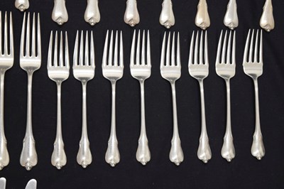 Lot 212 - Canteen of Wallace Sterling flatware