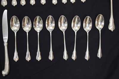 Lot 212 - Canteen of Wallace Sterling flatware
