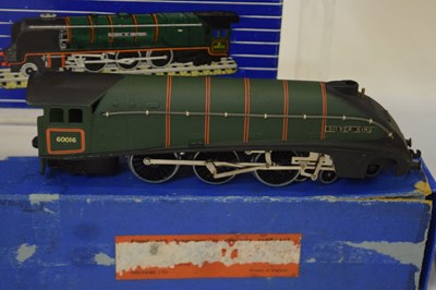 Lot 375 - Hornby Dublo - Three boxed 00 gauge railway trainset locomotives and signal