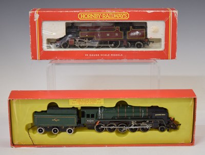 Lot 376 - Hornby Railways - Two boxed 00 gauge railway trainset locomotives