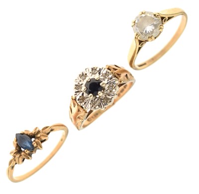 Lot 63 - 9ct gold sapphire cluster ring