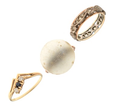 Lot 61 - Three 9ct dress rings