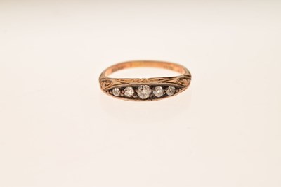 Lot 12 - Five-stone diamond ring