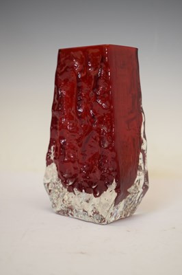 Lot 676 - Whitefriars Coffin vase