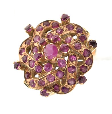 Lot 35 - Ruby cluster ring