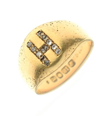 Lot 77 - Late 19th century diamond 18ct gold signet ring