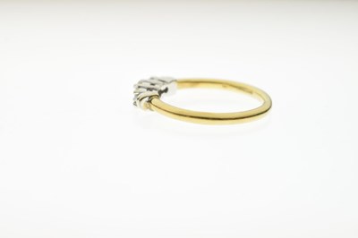 Lot 14 - Diamond three-stone 18ct gold ring