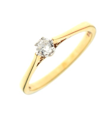 Lot 3 - 18ct gold solitaire diamond ring