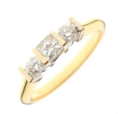 Lot 20 - 18ct gold three-stone diamond ring