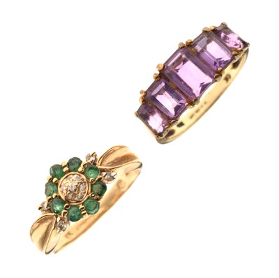 Lot 72 - Amethyst 9ct gold five-stone ring