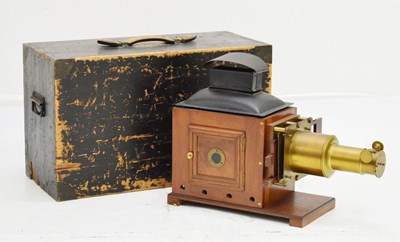 Lot 438 - Late 19th/early 20th century brass and mahogany magic lantern