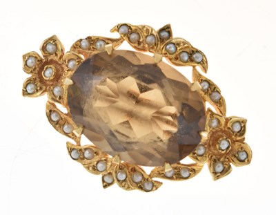 Lot 109 - Smoky quartz and pearl 9ct gold brooch