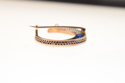 Lot 113 - Edwardian 9ct gold crescent shaped brooch