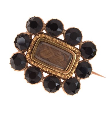 Lot 115 - Georgian/Victorian lace pin brooch