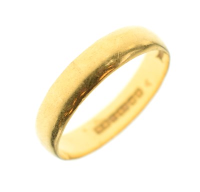 Lot 92 - 22ct gold wedding band