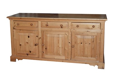 Lot 738 - Modern pine low dresser