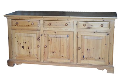 Lot 734 - Modern pine low dresser