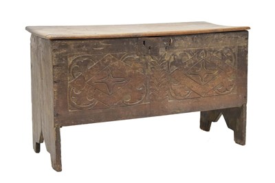 Lot 733 - 17th century small oak coffer