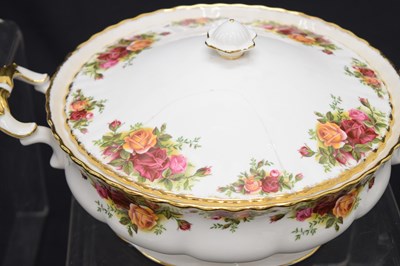 Lot 558 - Royal Albert 'Old Country Roses' six person service
