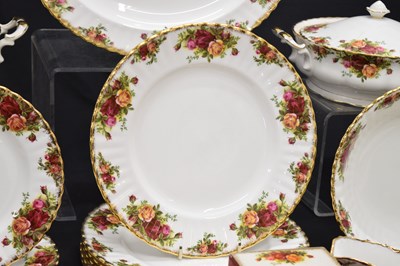 Lot 558 - Royal Albert 'Old Country Roses' six person service