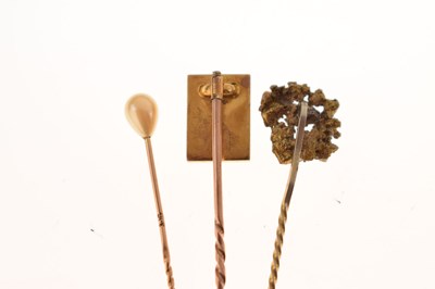 Lot 119 - South African gold mining brooch, stamped '9ct'