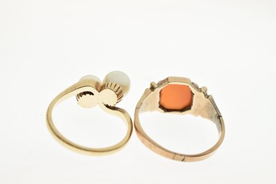 Lot 78 - Carnelian 9ct gold signet ring and a pearl 9ct gold ring (2)