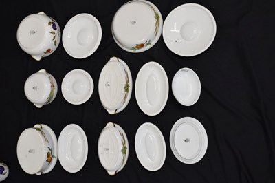 Lot 557 - Worcester 'Evesham' part eight person dinner service