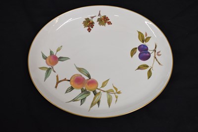 Lot 557 - Worcester 'Evesham' part eight person dinner service
