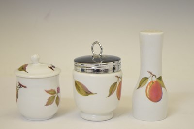 Lot 557 - Worcester 'Evesham' part eight person dinner service