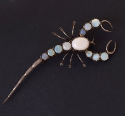 Lot 128 - White metal scorpion brooch