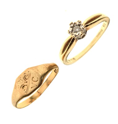 Lot 80 - 9ct gold illusion set diamond ring