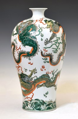 Lot 584 - Large Chinese porcelain meiping dragon vase