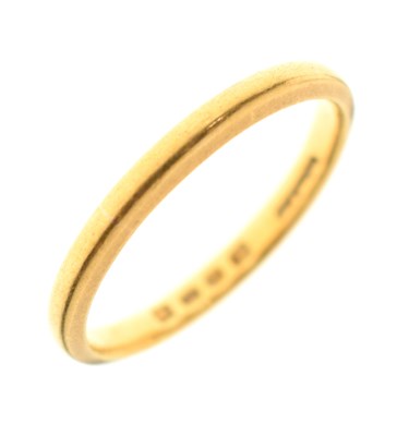 Lot 96 - 22ct gold wedding band