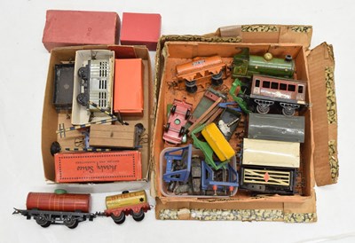 Lot 378 - Hornby - Quantity of 'O' gauge items