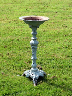 Lot 528 - Coalbrookdale-style bird bath