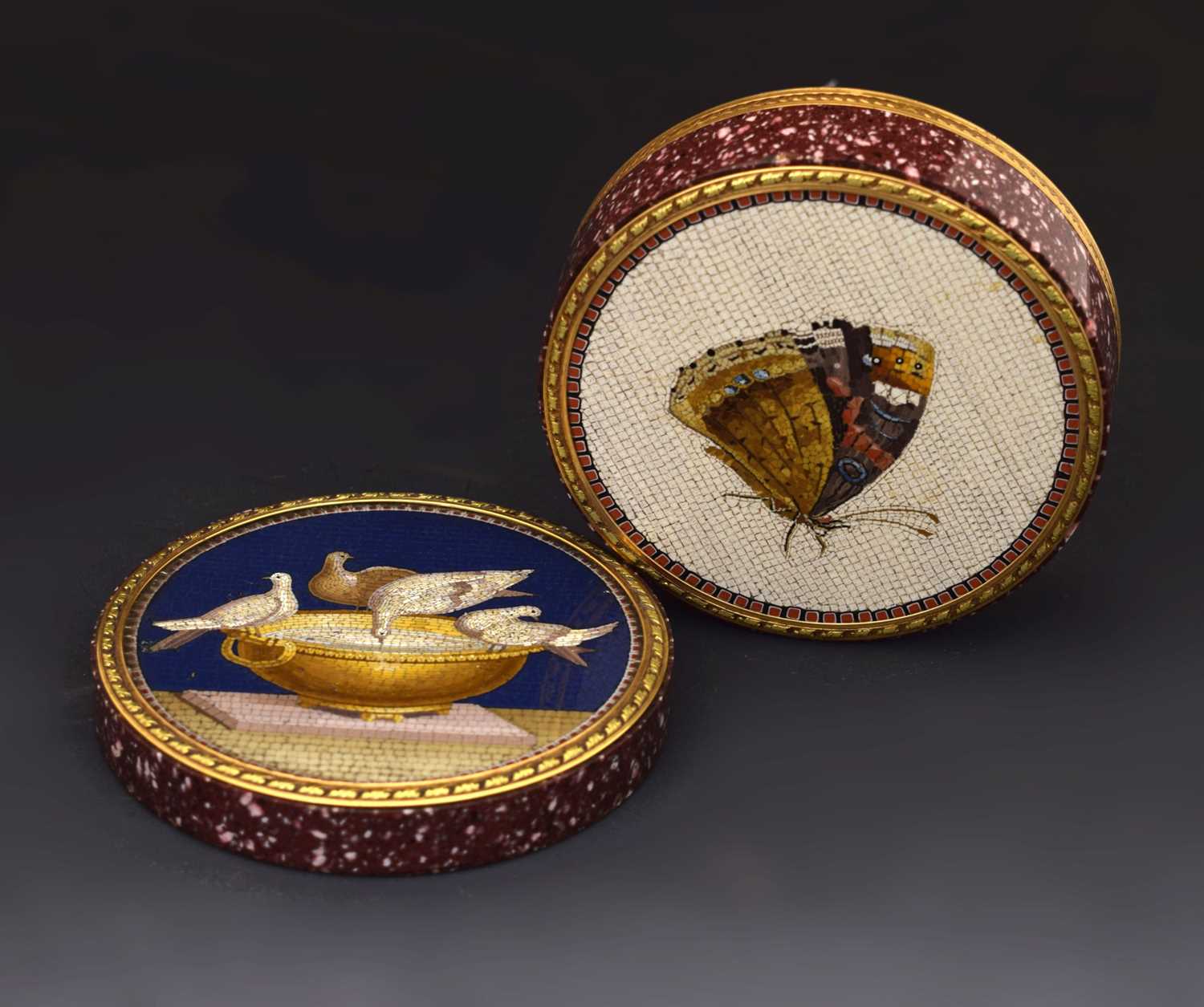 Lot 159 - Early 19th century double-sided micromosaic, porphyry and unmarked gold bonbonniere or table box