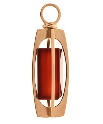 Lot 74 - Elis Kauppi for Kupittaan Kulta, Finland - 9ct gold carnelian pendant