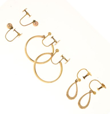 Lot 176 - Pair of 9ct hoop earrings